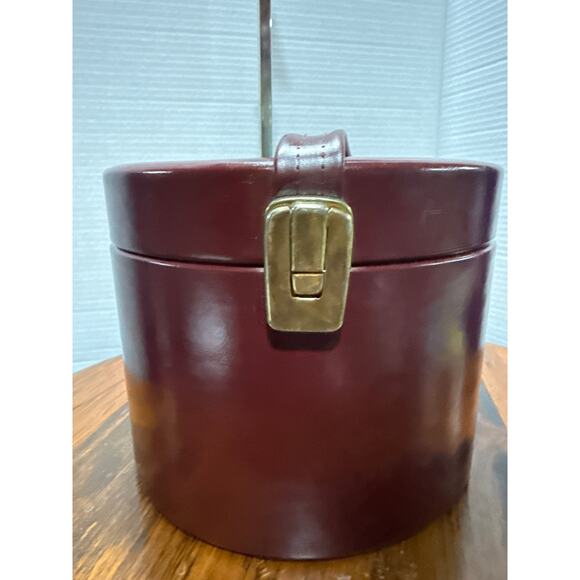 Vintage Mid Century Round Cosmetic Bag. - Picture 3 of 6